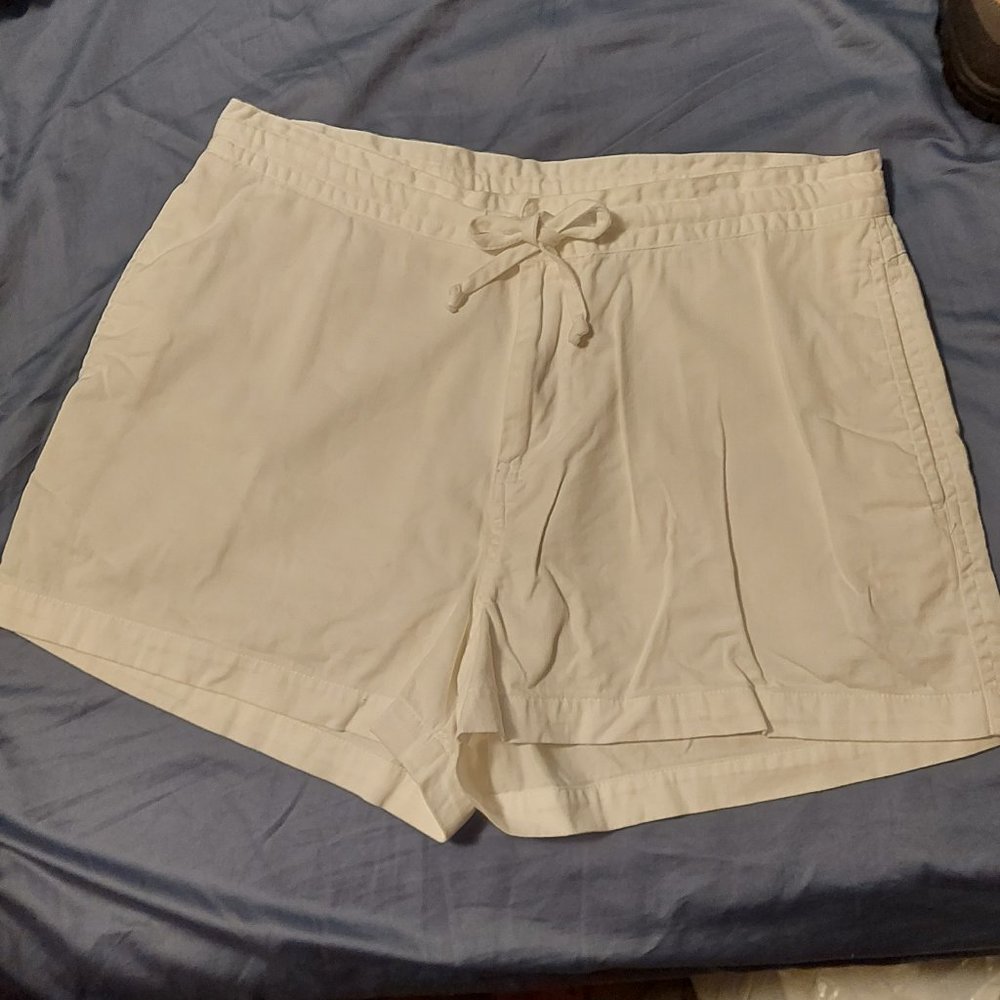 White cotton shorts